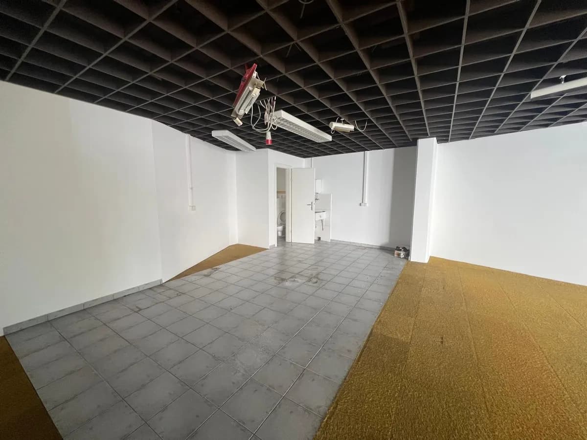 Gewerbeimmobilie mieten in Innsbruck-Land – 47 m², € 800 – Bild 2 von 5