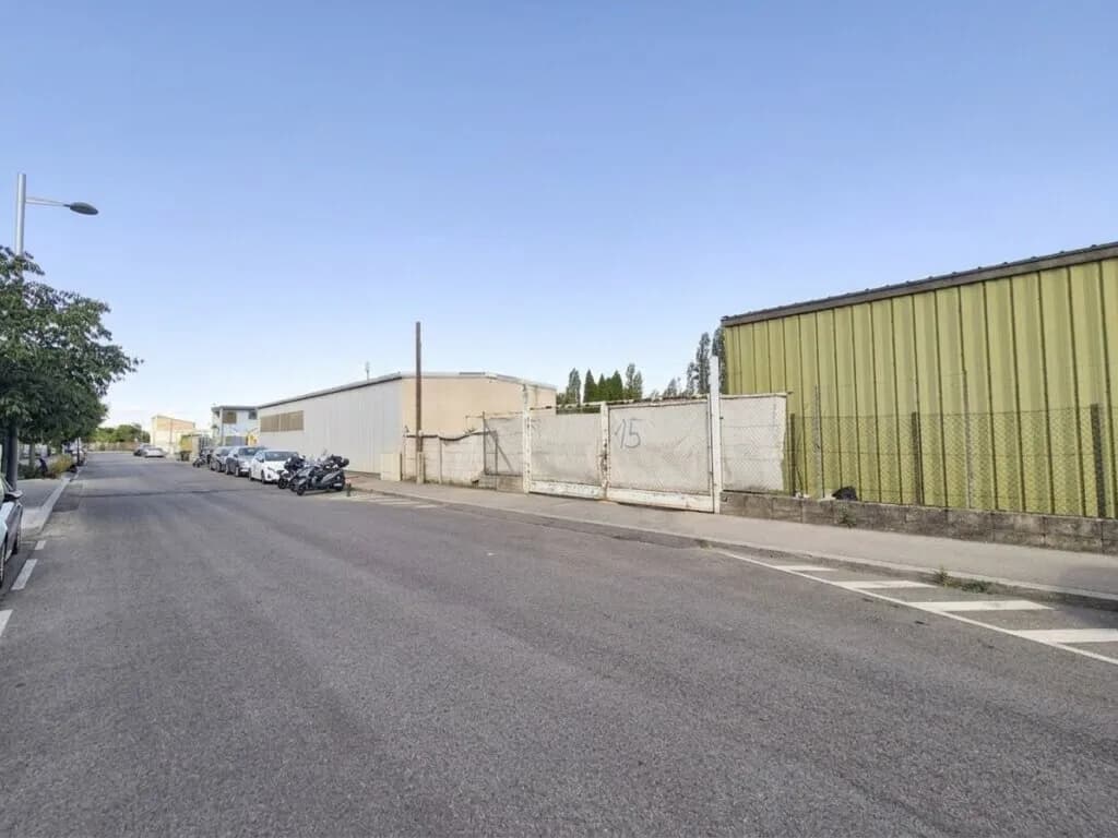 Grundstück kaufen in Wien – 2 800 m², € 1.700.000 – Bild 2 von 11