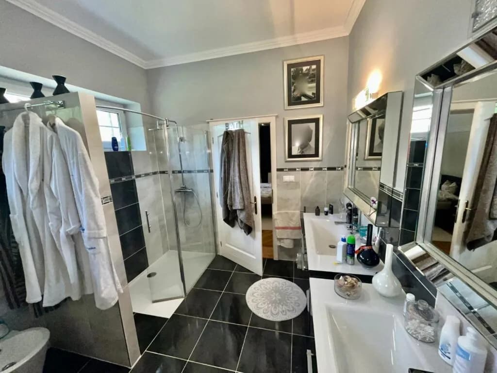 10-Zimmer-Immobilie kaufen in Neusiedl am See – 300 m², € 1.490.000 – Bild 12 von 37