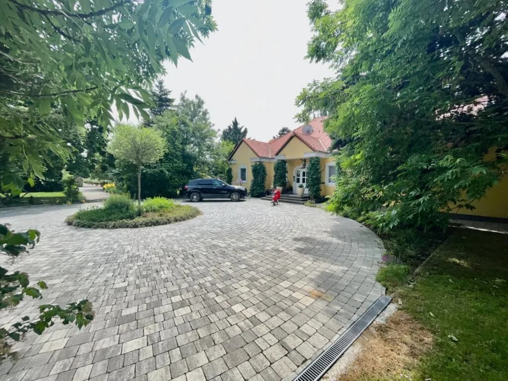 10-Zimmer-Immobilie kaufen in Neusiedl am See – 300 m², € 1.490.000 – Bild 19 von 37