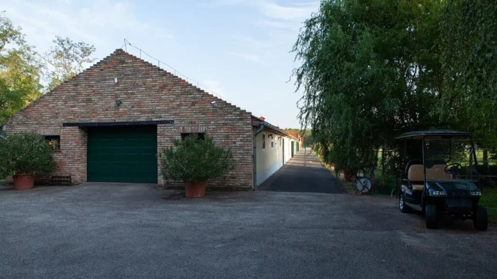 10-Zimmer-Immobilie kaufen in Neusiedl am See – 300 m², € 1.490.000 – Bild 20 von 37