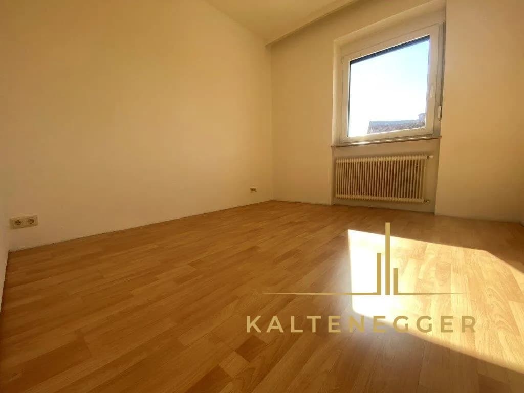 3-Zimmer-Wohnung mieten in Neunkirchen – 70 m², € 544 – Bild 2 von 6