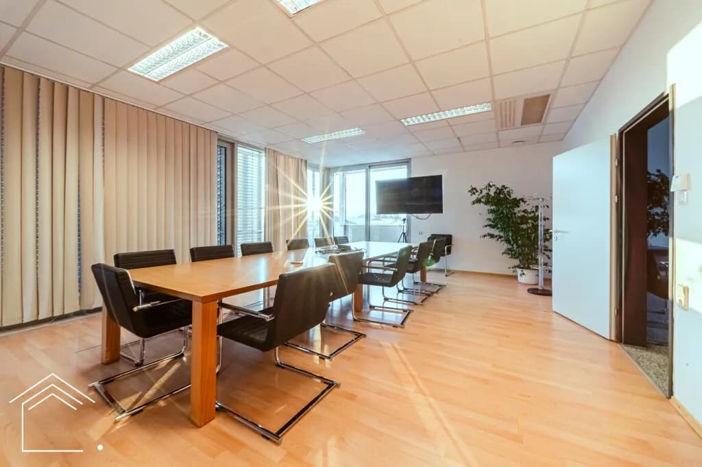 22-Zimmer-Gewerbeimmobilie mieten in Mödling – 1 019 m², € 15.890 – Bild 5 von 9