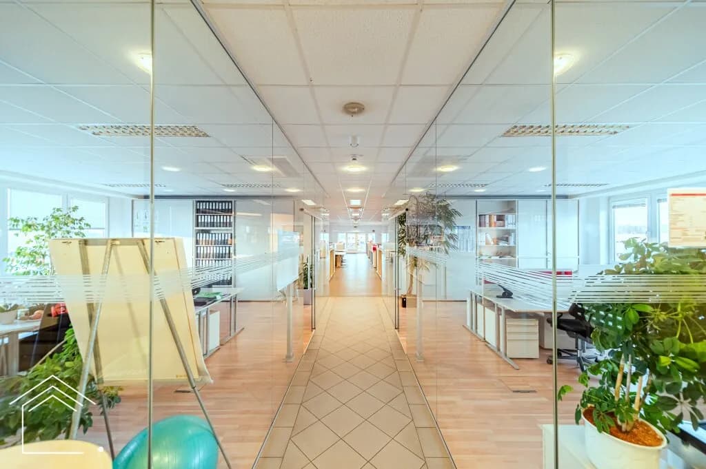 22-Zimmer-Gewerbeimmobilie mieten in Mödling – 1 019 m², € 15.890 – Bild 8 von 9