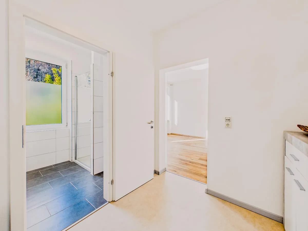 2-Zimmer-Wohnung kaufen in Gmunden – 33 m², € 139.000 – Bild 2 von 24