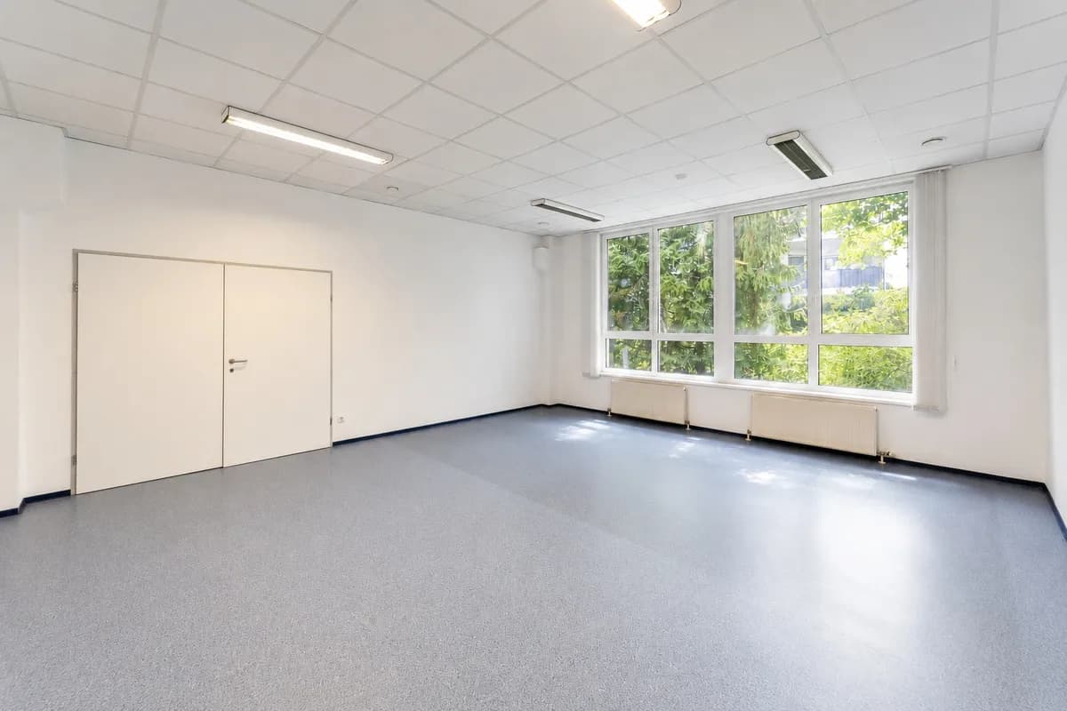 11-Zimmer-Gewerbeimmobilie kaufen in Salzburg Stadt – 321 m², € 789.000 – Bild 2 von 8