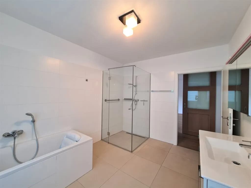 3-Zimmer-Wohnung mieten in Baden – 105 m², € 1.700 – Bild 16 von 27