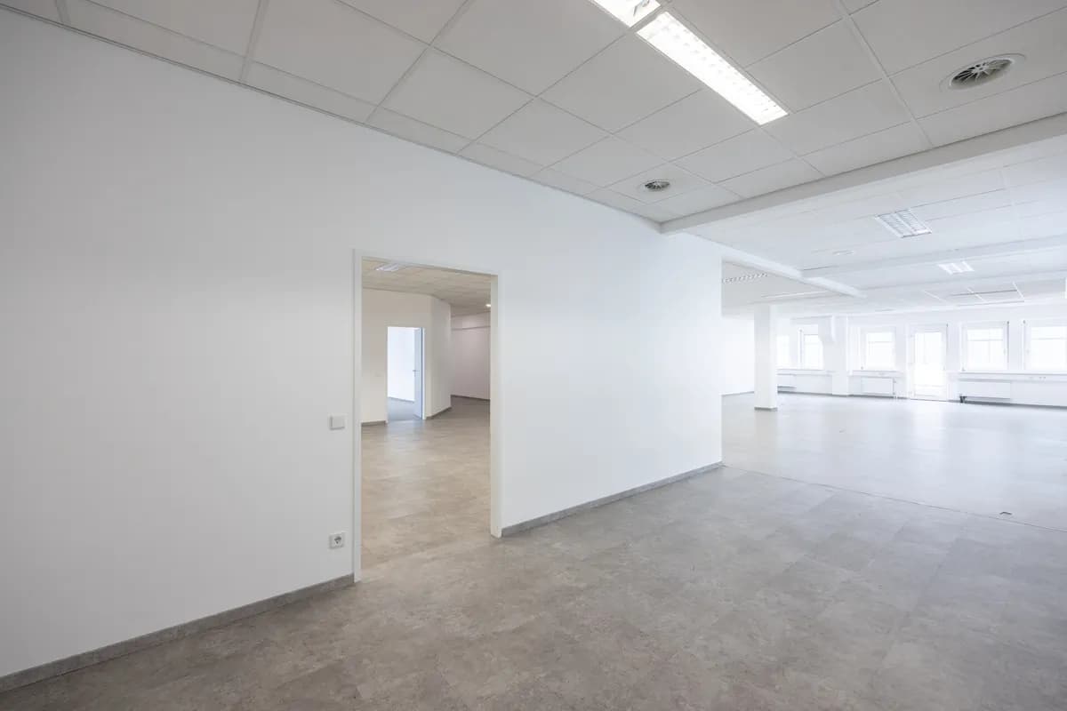 7-Zimmer-Gewerbeimmobilie mieten in Wien – 250 m², € 4.375 – Bild 2 von 11