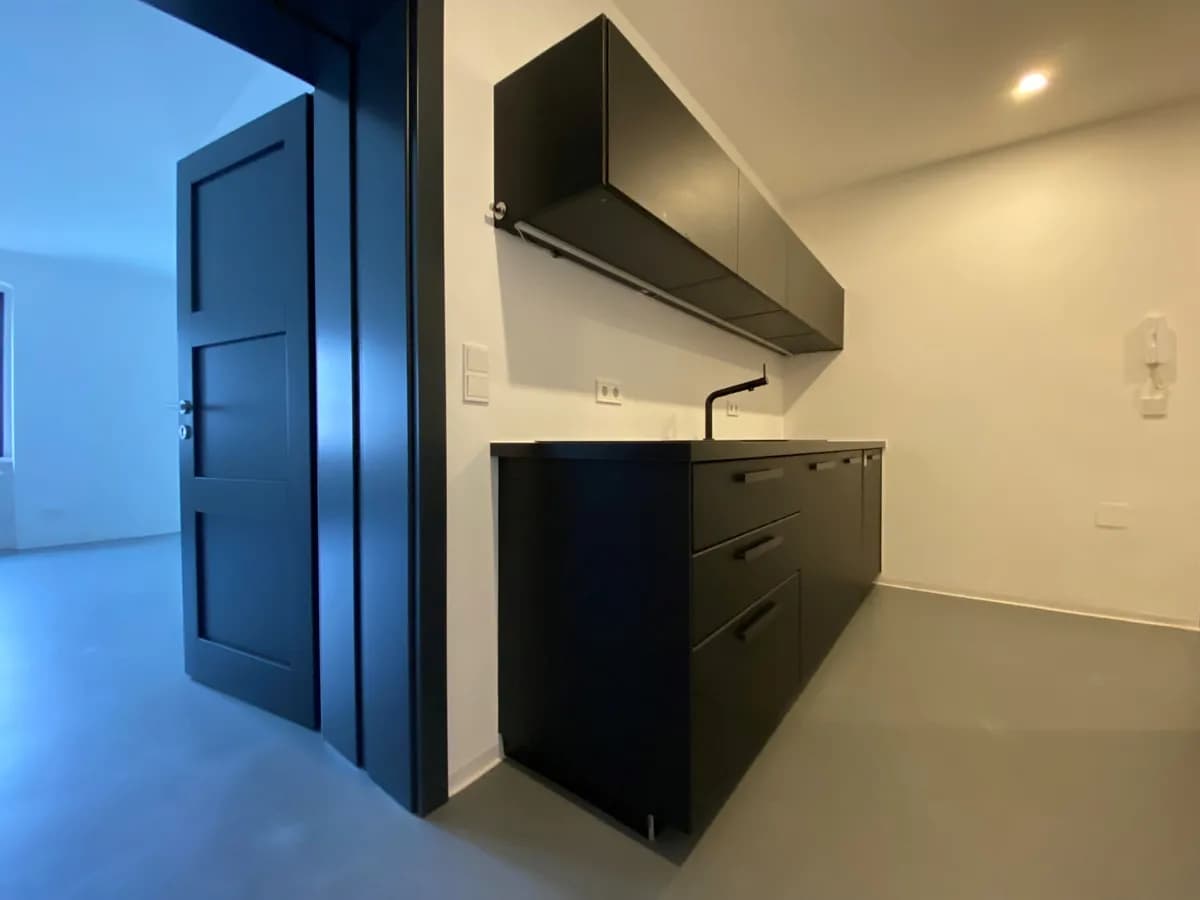 2-Zimmer-Gewerbeimmobilie mieten in Linz – 66 m², € 949 – Bild 2 von 12