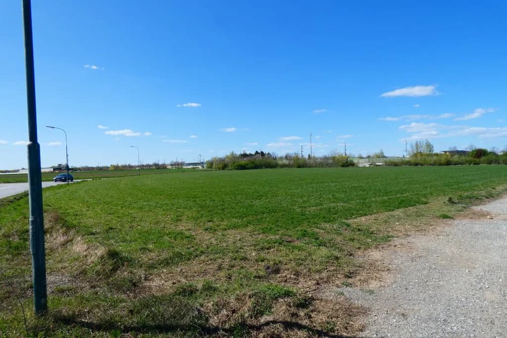 Gewerbeimmobilie kaufen in Neusiedl am See – 13 307 m², € 1.300.000