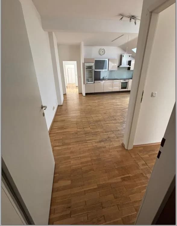 4-Zimmer-Wohnung mieten in Wien – 80 m², € 1.800