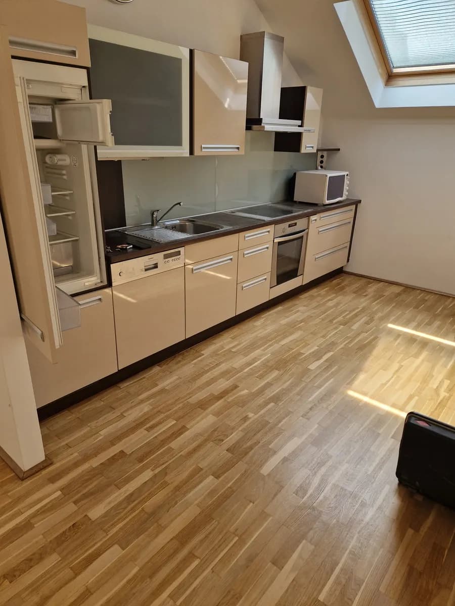 4-Zimmer-Wohnung mieten in Wien – 80 m², € 1.800 – Bild 2 von 18