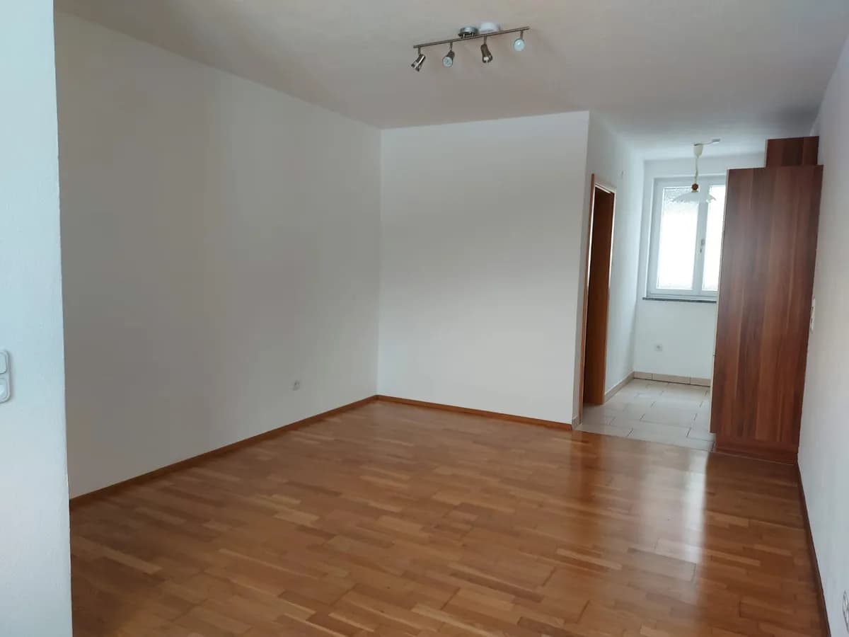 1-Zimmer-Wohnung mieten in Linz – 30 m², € 450 – Bild 2 von 14