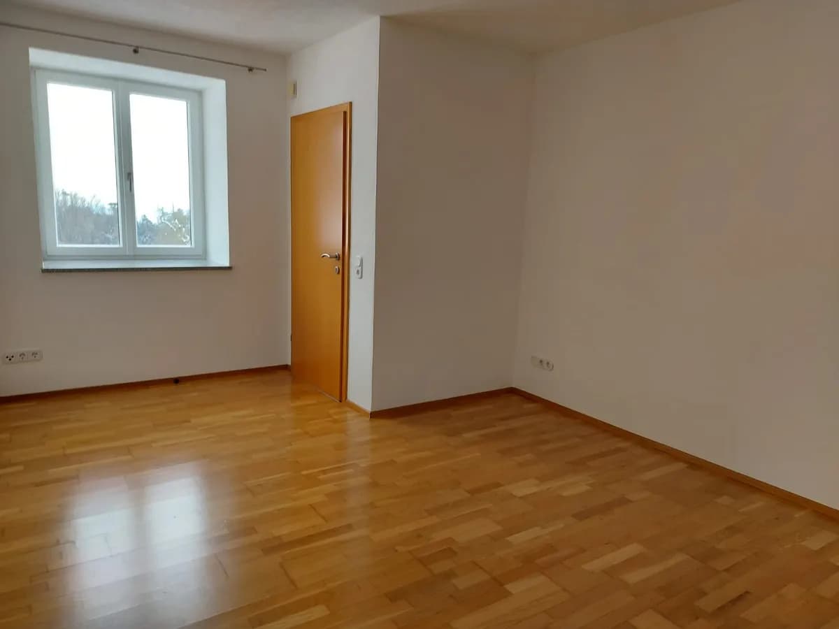 1-Zimmer-Wohnung mieten in Linz – 30 m², € 450 – Bild 7 von 14