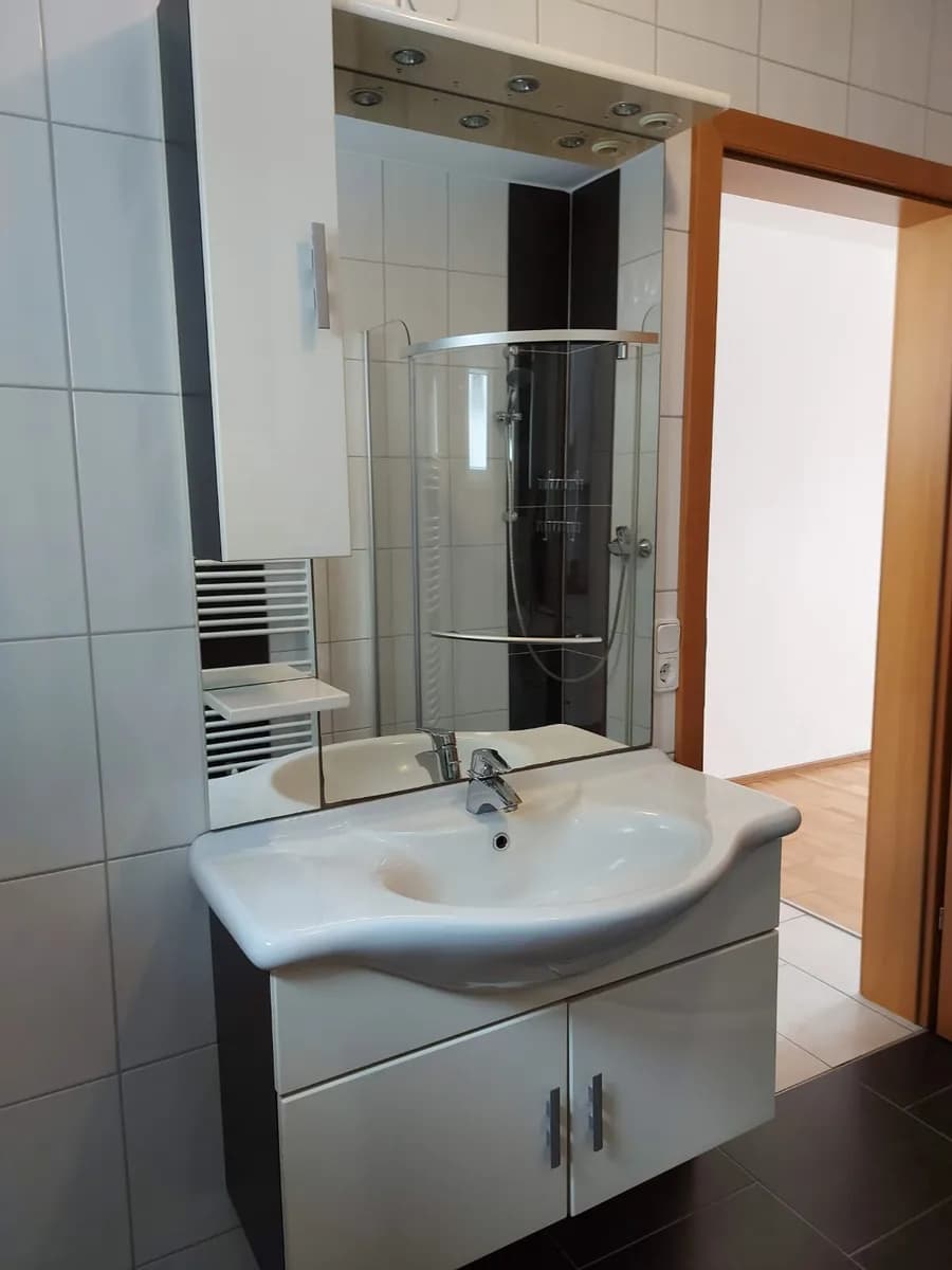 1-Zimmer-Wohnung mieten in Linz – 30 m², € 450 – Bild 8 von 14