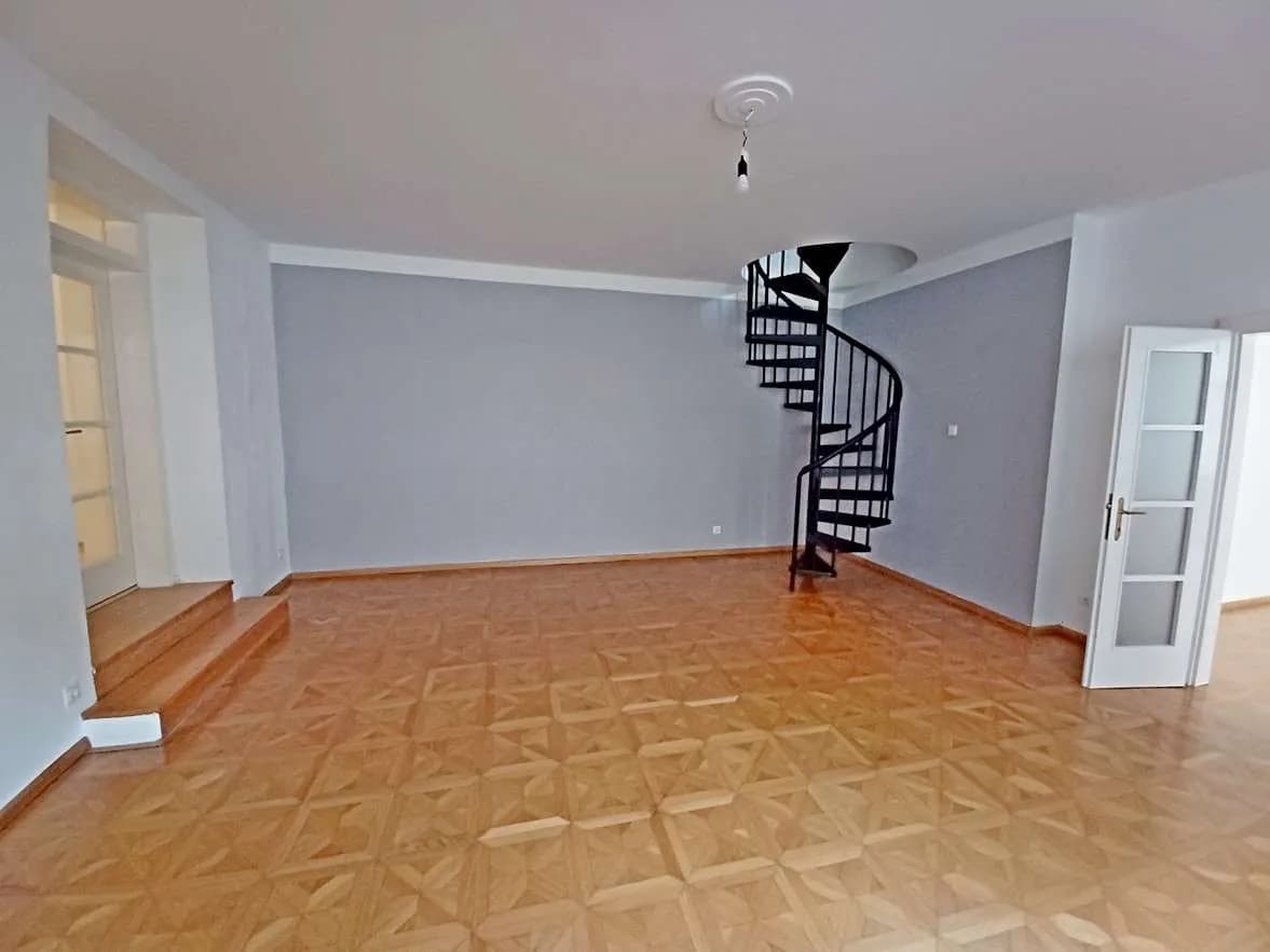 Wohnung mieten in Wiener Neustadt – 122 m², € 1.108