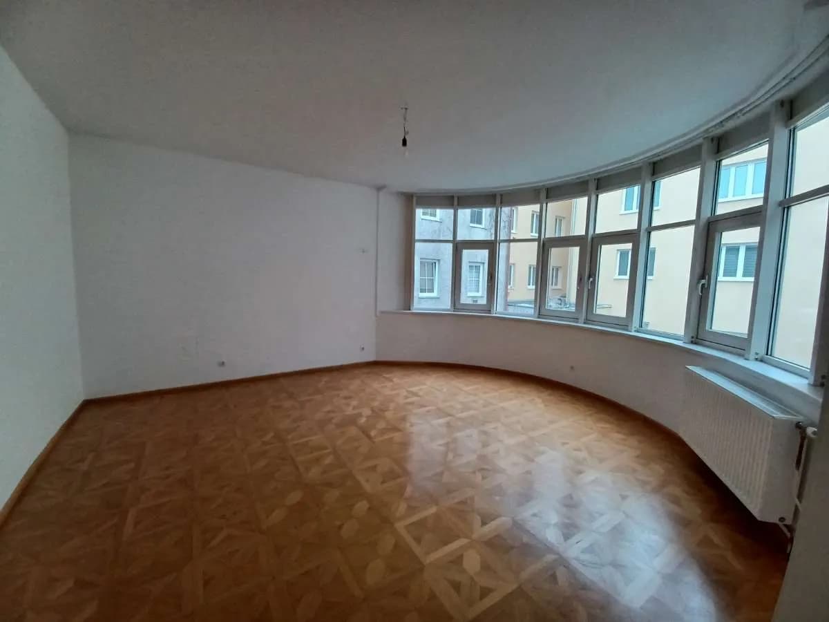 Wohnung mieten in Wiener Neustadt – 122 m², € 1.108 – Bild 3 von 9