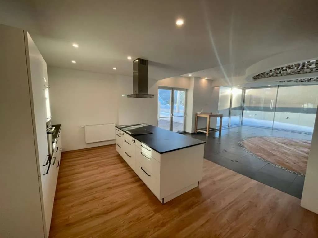 2-Zimmer-Wohnung mieten in Villach – 100 m², € 1.490