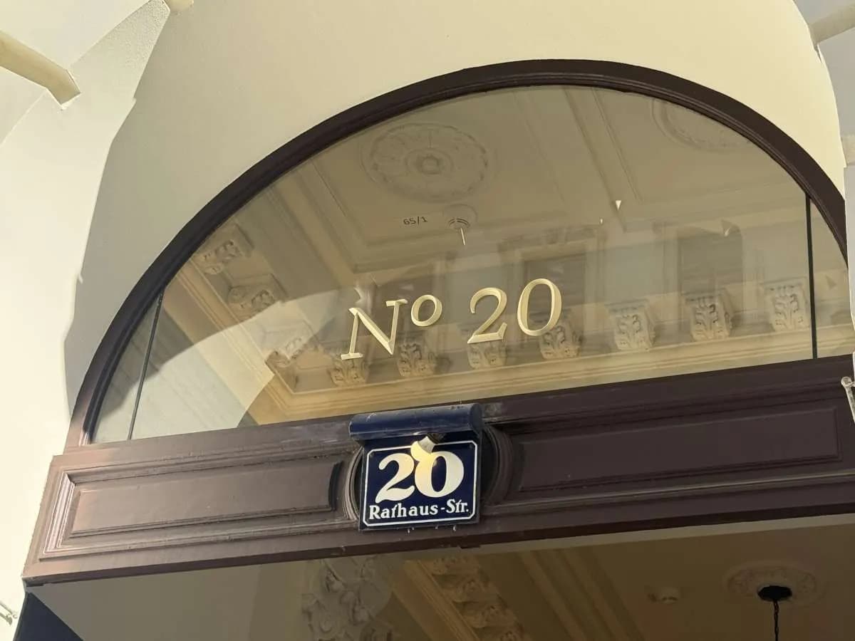 Gewerbeimmobilie mieten in Wien – 901 m², € 27 – Bild 2 von 10