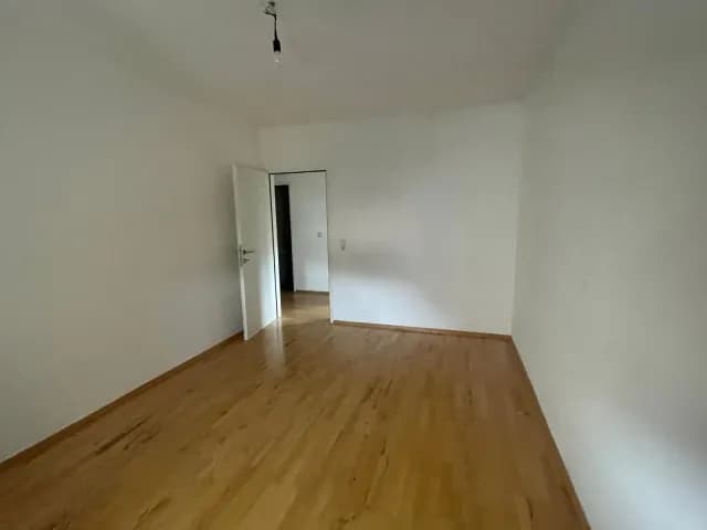 3-Zimmer-Wohnung mieten in Bruck-Mürzzuschlag – 97 m², € 950 – Bild 2 von 5