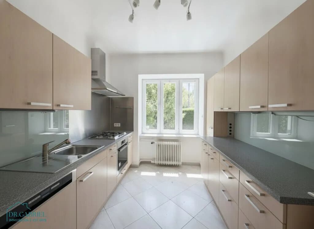 7-Zimmer-Haus mieten in Wien – 269,28 m², € 4.900 – Bild 3 von 25