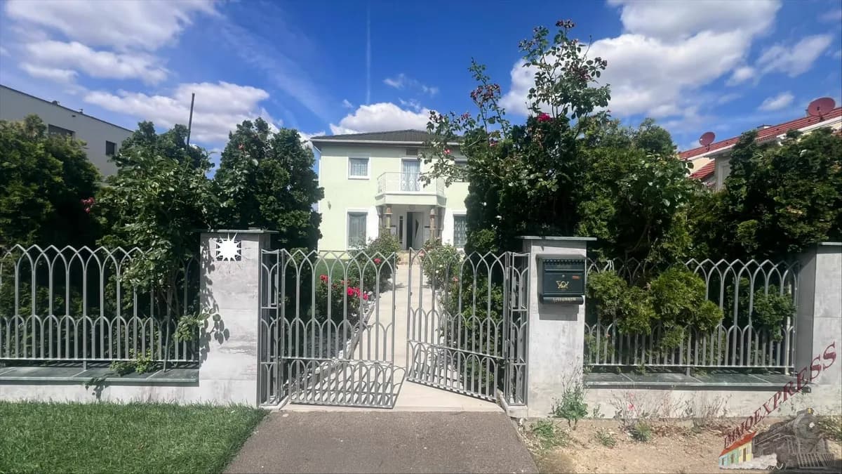 9-Zimmer-Haus kaufen in Gänserndorf – 275 m², € 849.900 – Bild 2 von 14