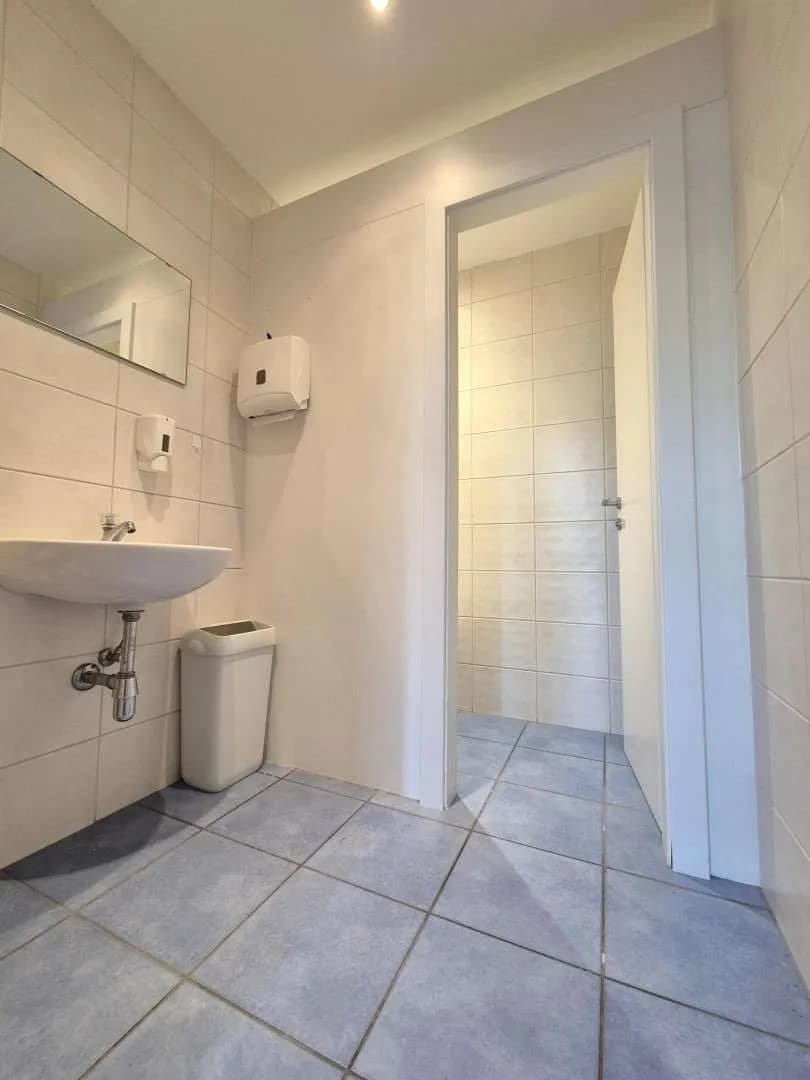 2-Zimmer-Gewerbeimmobilie mieten in Linz – 253 m², € 3.468 – Bild 7 von 9