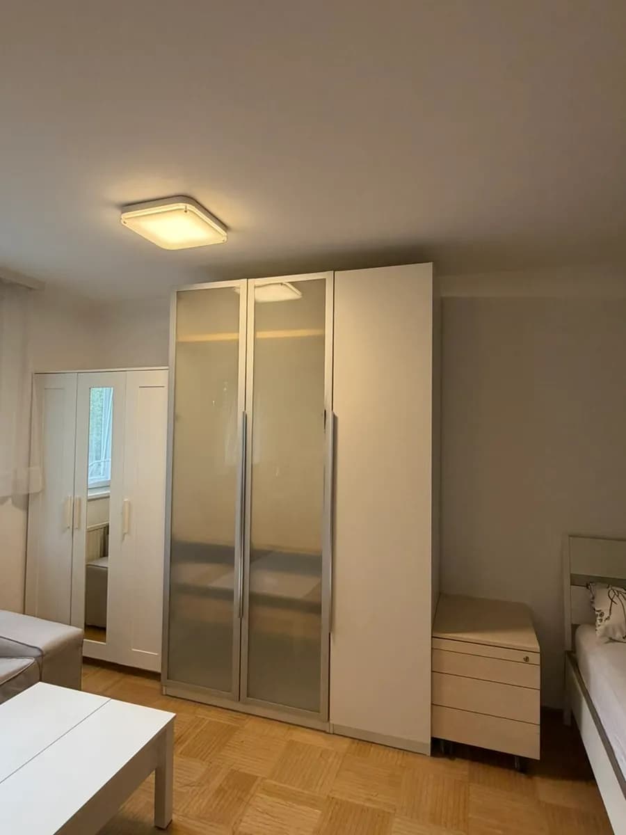 1-Zimmer-Wohnung mieten in Wien – 33 m², € 310 – Bild 2 von 12