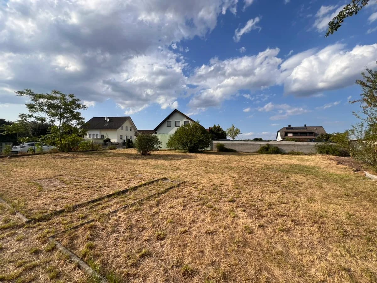 Grundstück kaufen in Wiener Neustadt – 500 m², € 230.000