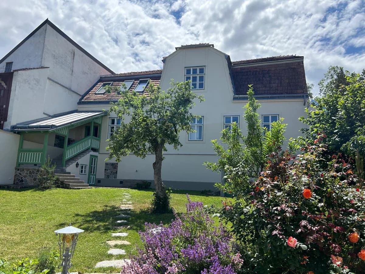 3-Zimmer-Wohnung mieten in Horn – 120 m², € 1.490