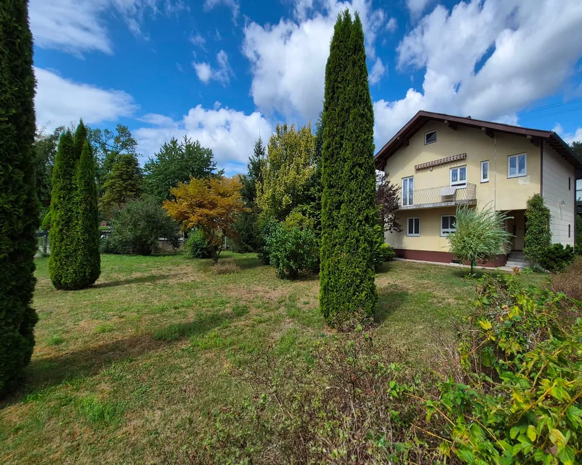 Haus kaufen in Vöcklabruck – 170 m², € 394.000 – Bild 1 von 14