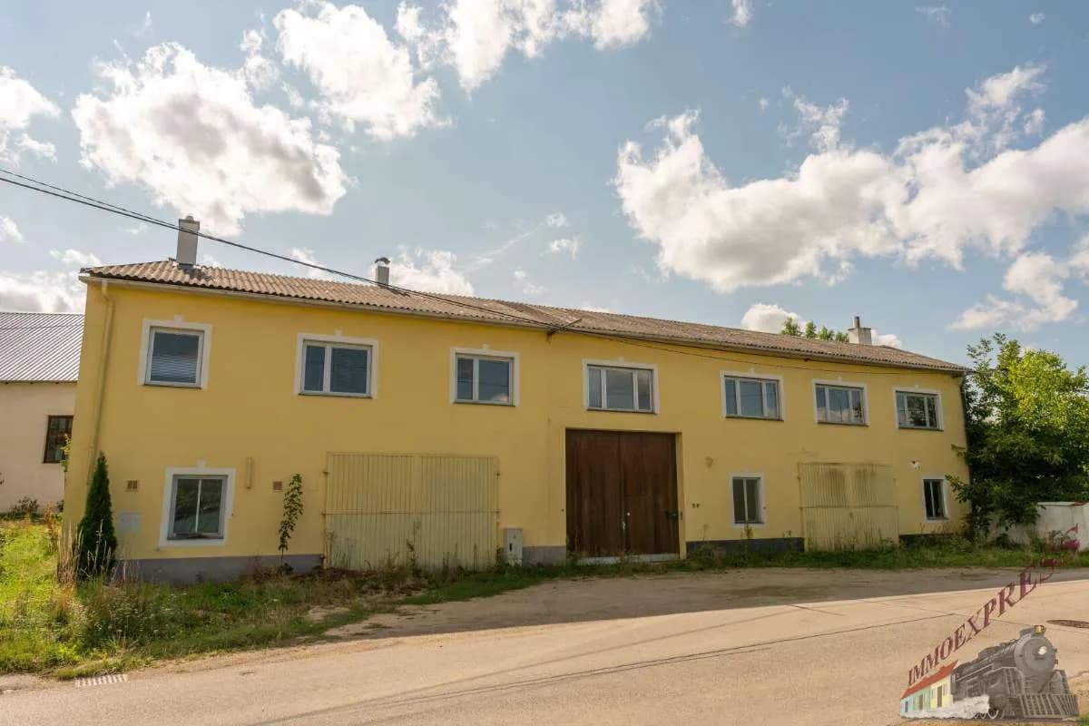 Haus kaufen in Hollabrunn – 1 672 m²