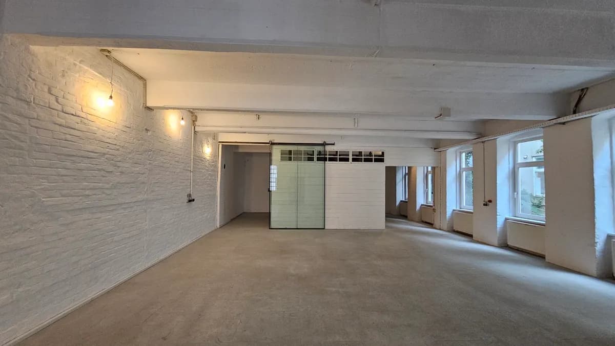 Gewerbeimmobilie mieten in Wien – 127 m², € 1.411