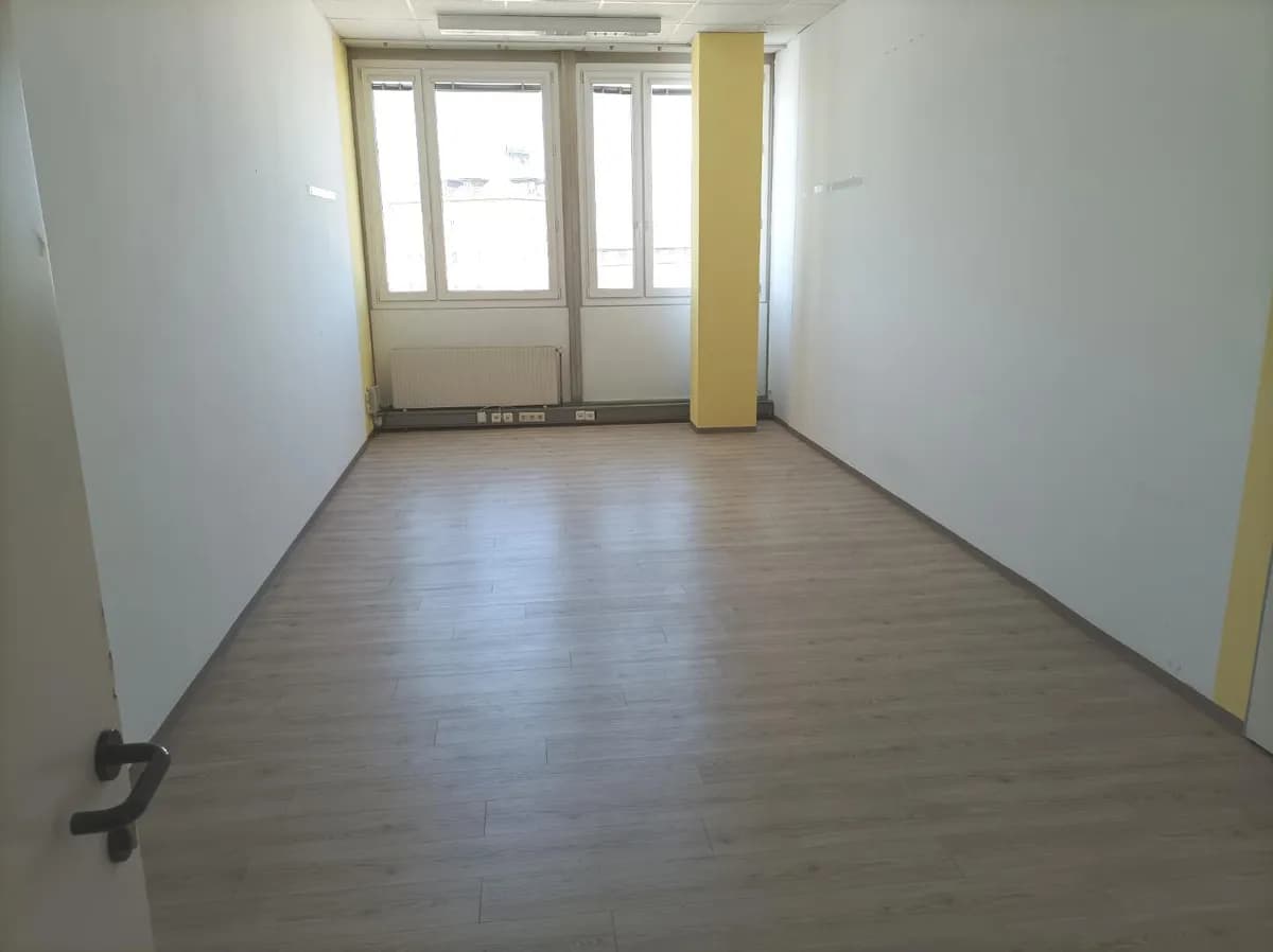 Gewerbeimmobilie mieten in Gmunden – 25 m², € 11 – Bild 3 von 8