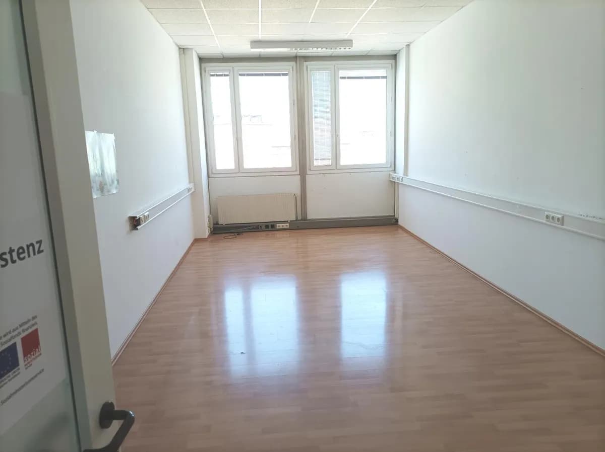 Gewerbeimmobilie mieten in Gmunden – 25 m², € 11 – Bild 4 von 8
