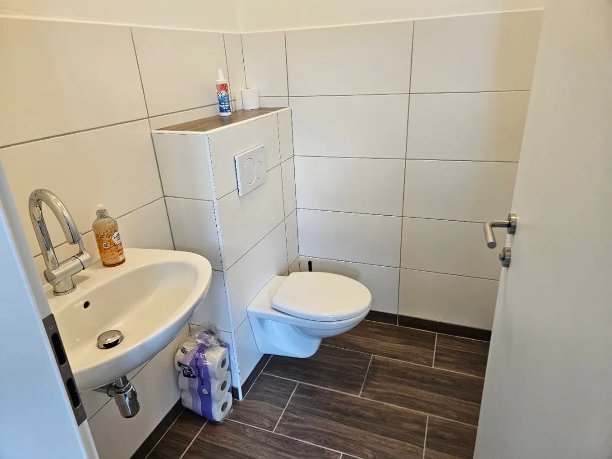 2-Zimmer-Gewerbeimmobilie mieten in Amstetten – 40 m², € 500 – Bild 6 von 7