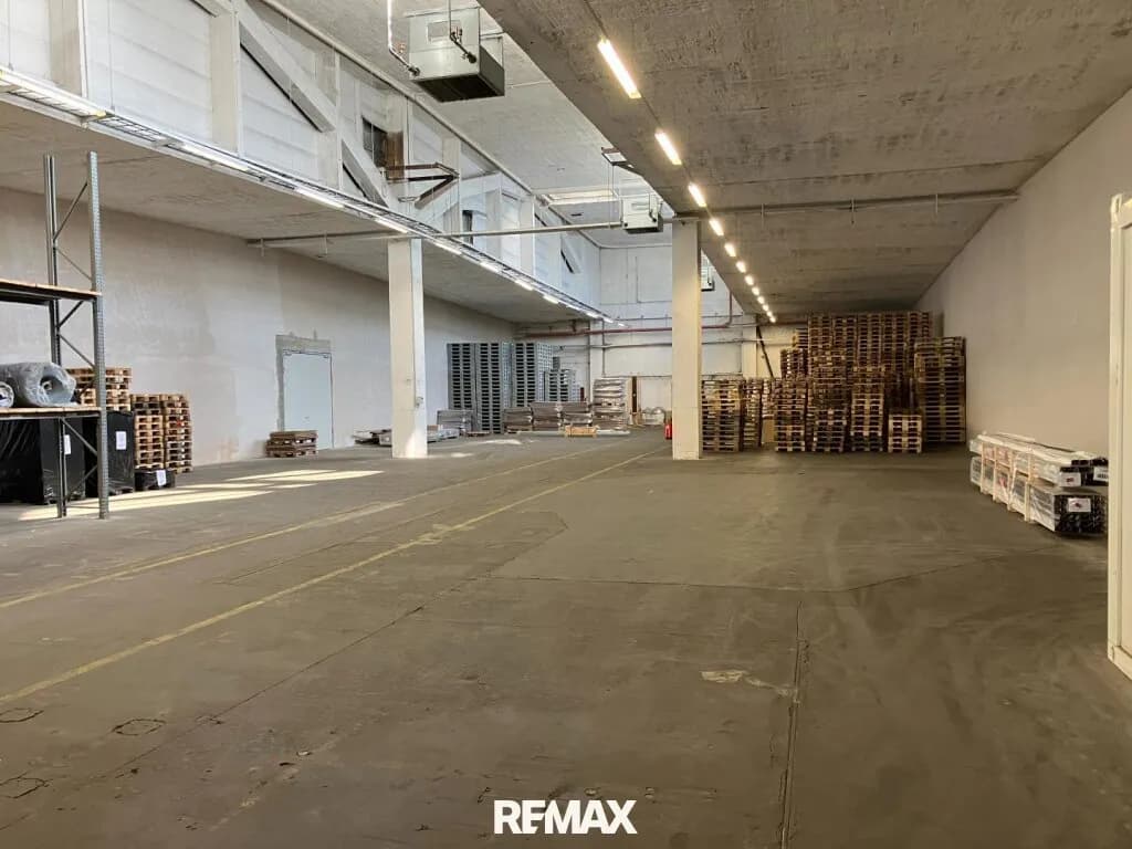 Gewerbeimmobilie mieten in Baden – 500 m², € 7 – Bild 2 von 3