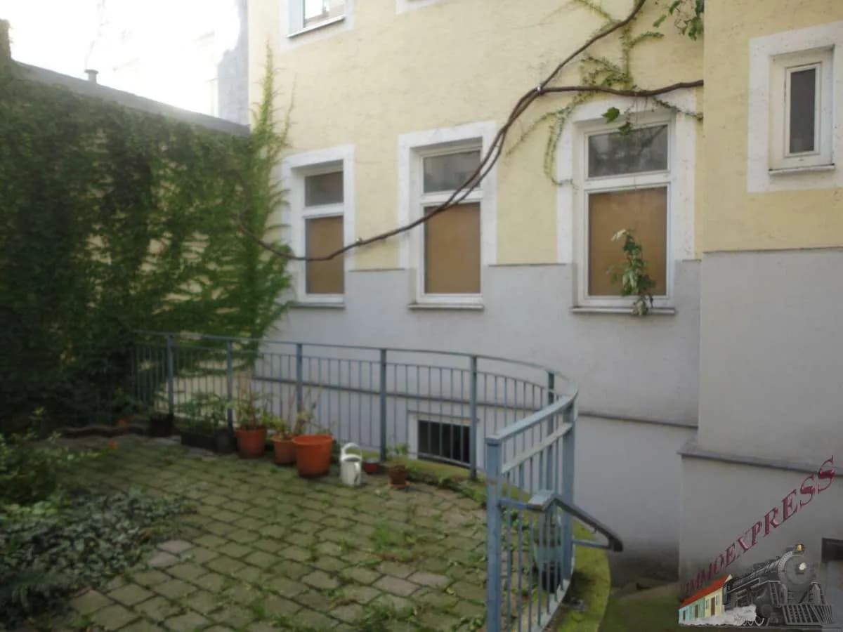 Haus kaufen in Wien – 1 546 m², € 594.000 – Bild 2 von 3
