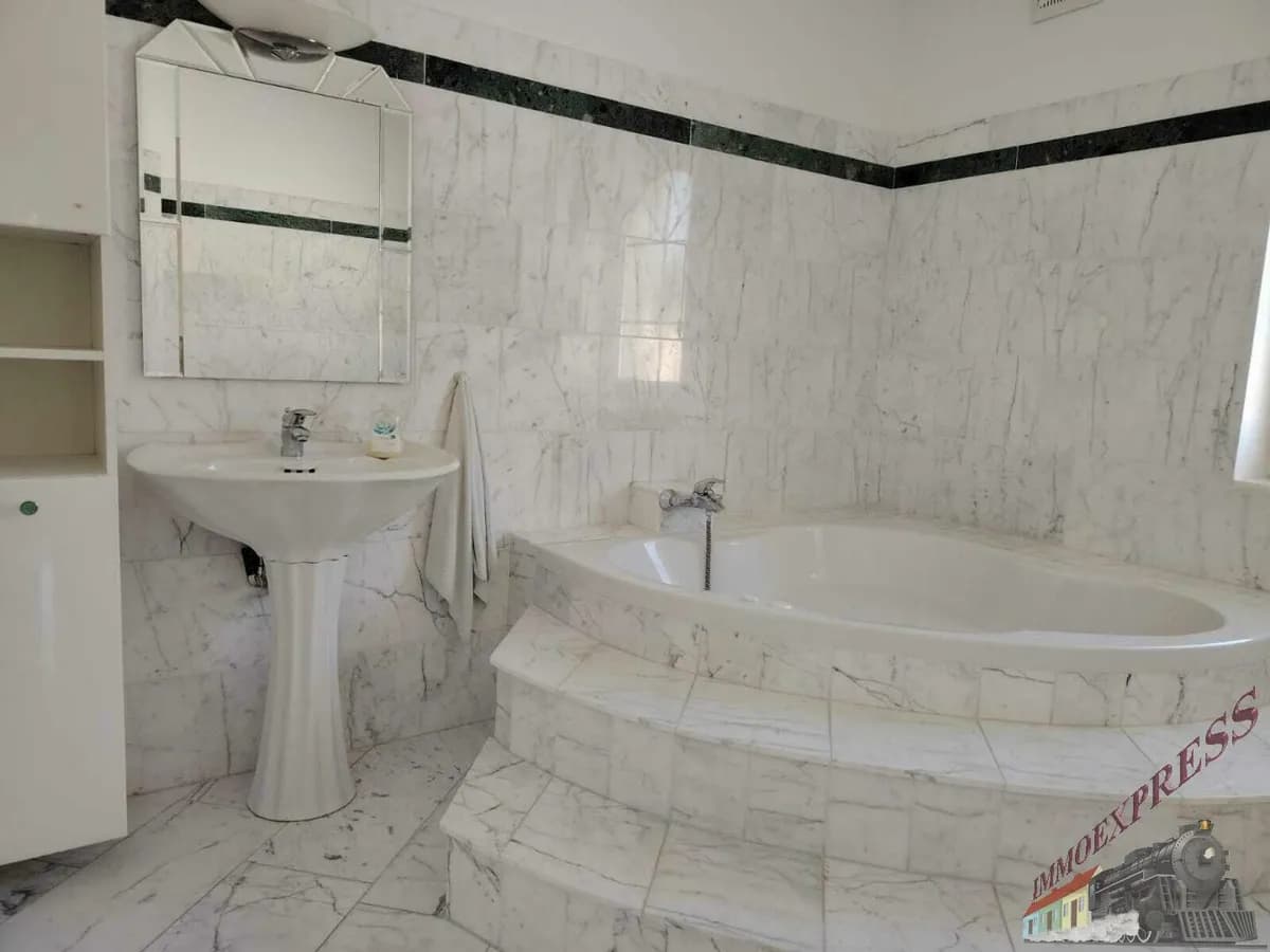 6-Zimmer-Immobilie kaufen in Baden – 229 m², € 749.000 – Bild 16 von 22