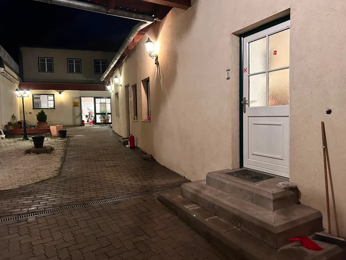 Gewerbeimmobilie mieten in Mödling – 400 m², € 5.900 – Bild 2 von 17