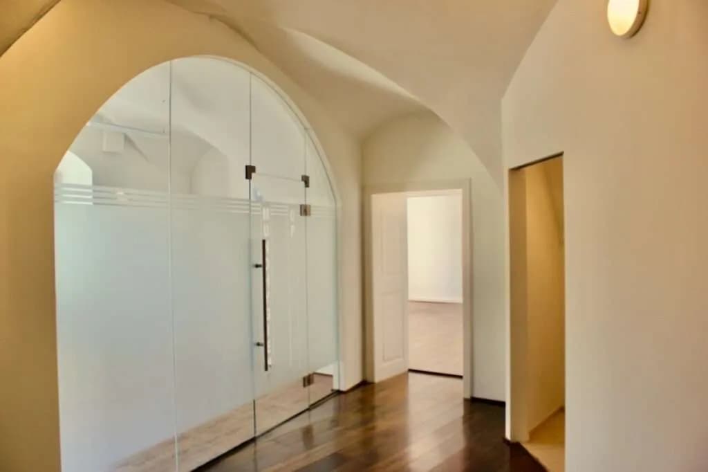 8-Zimmer-Gewerbeimmobilie mieten in Neunkirchen – 188 m², € 1.966 – Bild 7 von 8