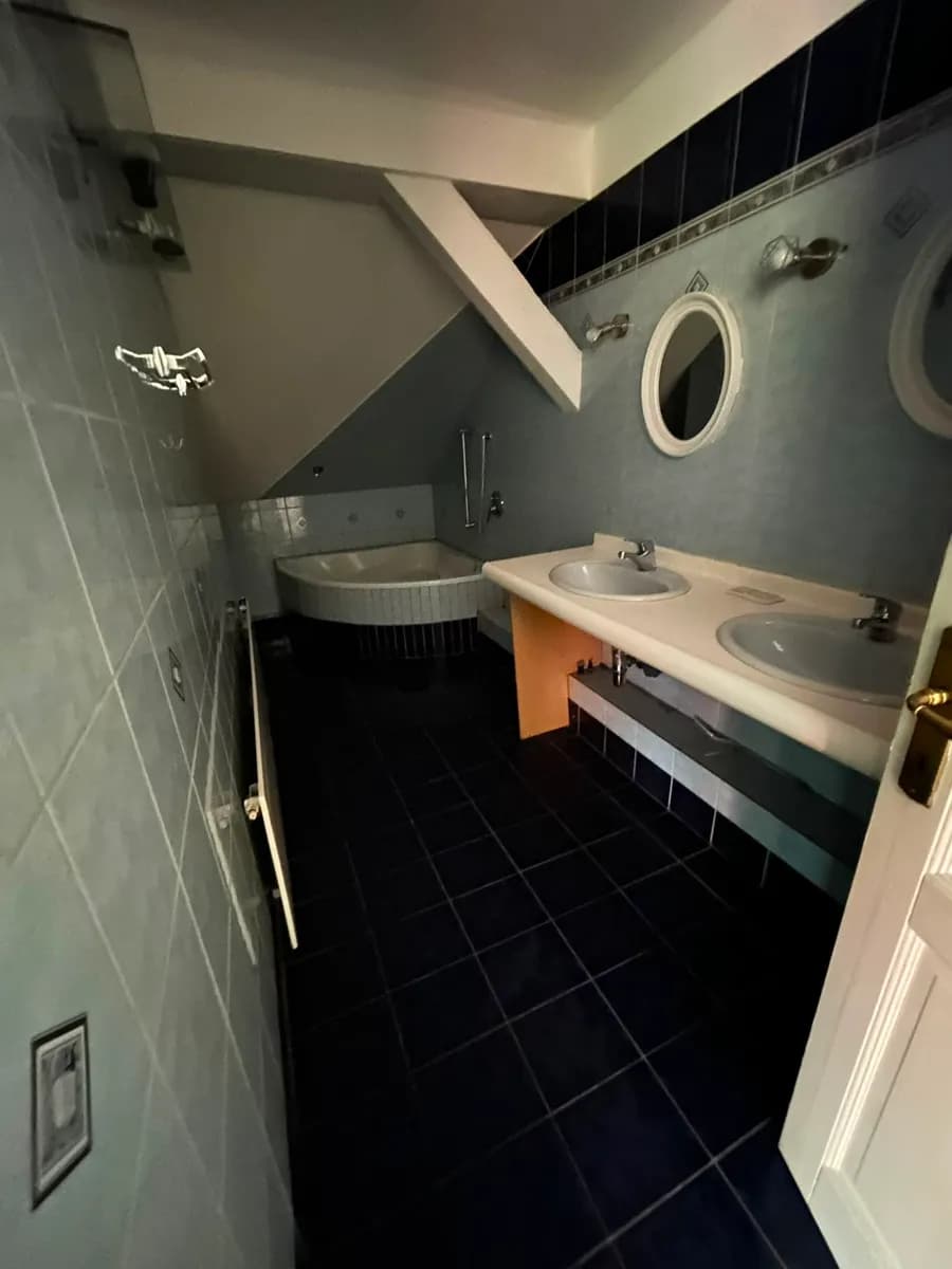 12-Zimmer-Gewerbeimmobilie mieten in Wien – 180 m², € 3.500 – Bild 9 von 23