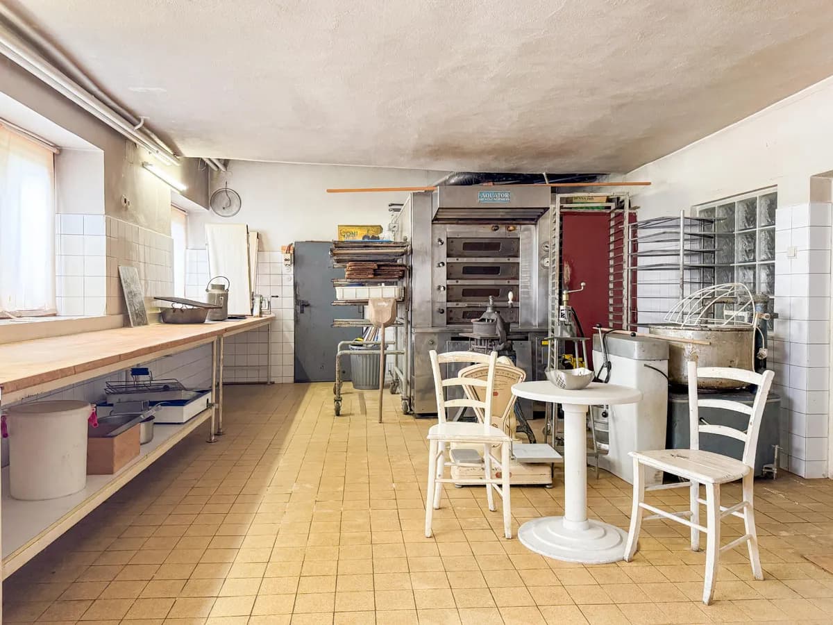 Haus kaufen in Neunkirchen – 346 m², € 175.000 – Bild 8 von 11