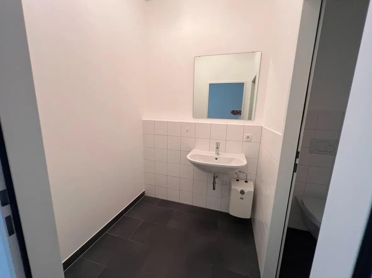 Gewerbeimmobilie mieten in Zell am See – 83 m², € 1.165 – Bild 9 von 9