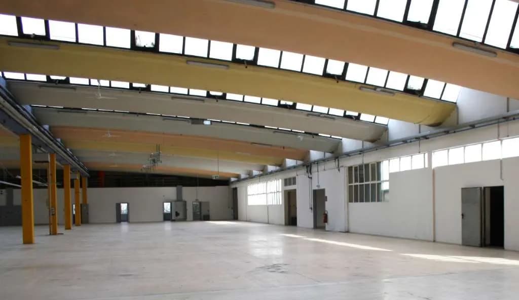 Gewerbeimmobilie mieten in Wiener Neustadt – 1 776 m², € 8.500 – Bild 2 von 13