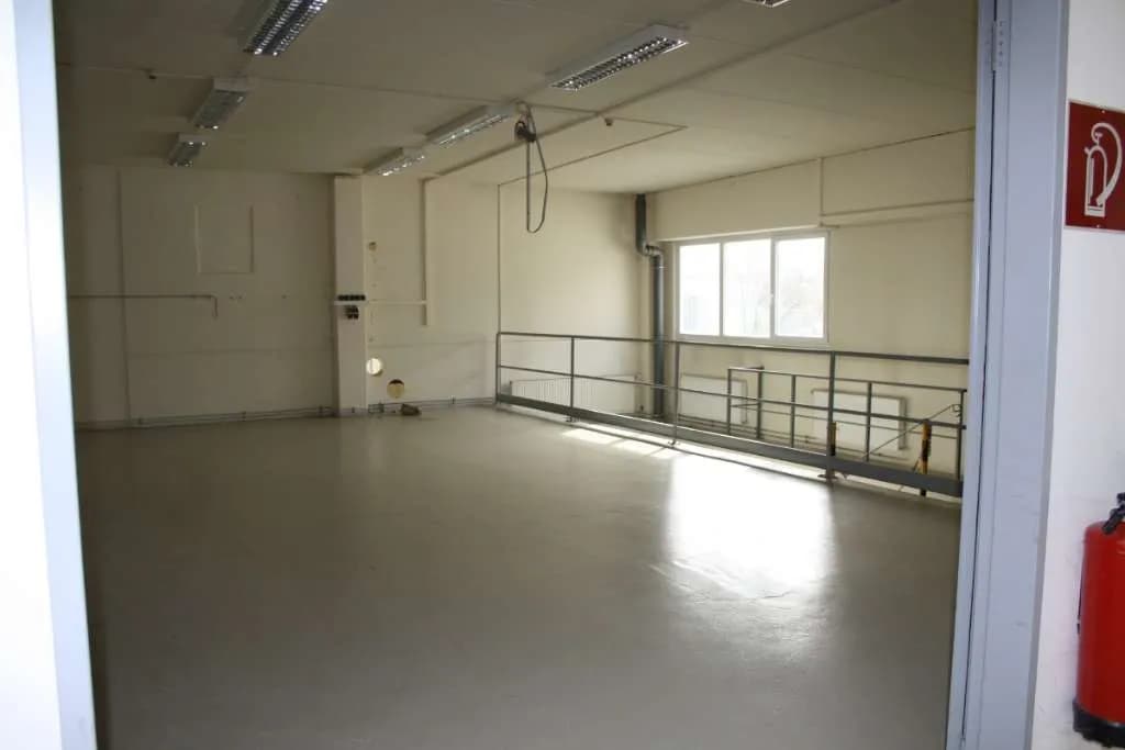 Gewerbeimmobilie mieten in Wiener Neustadt – 1 776 m², € 8.500 – Bild 5 von 13