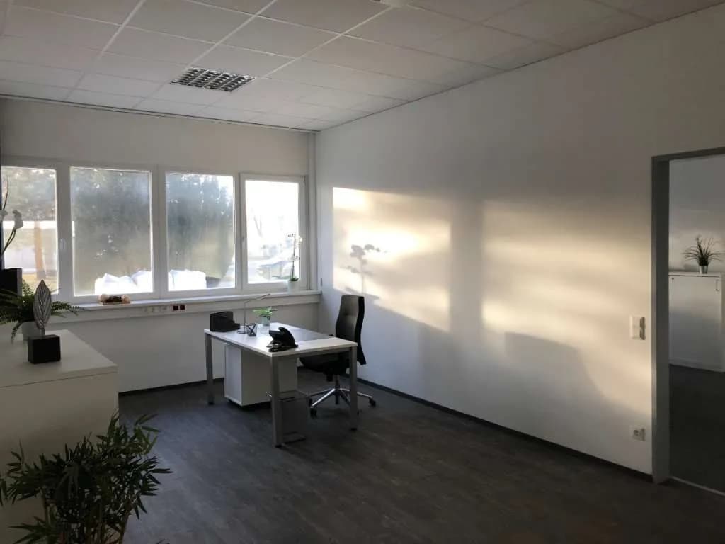Gewerbeimmobilie mieten in Wiener Neustadt – 1 776 m², € 8.500 – Bild 7 von 13