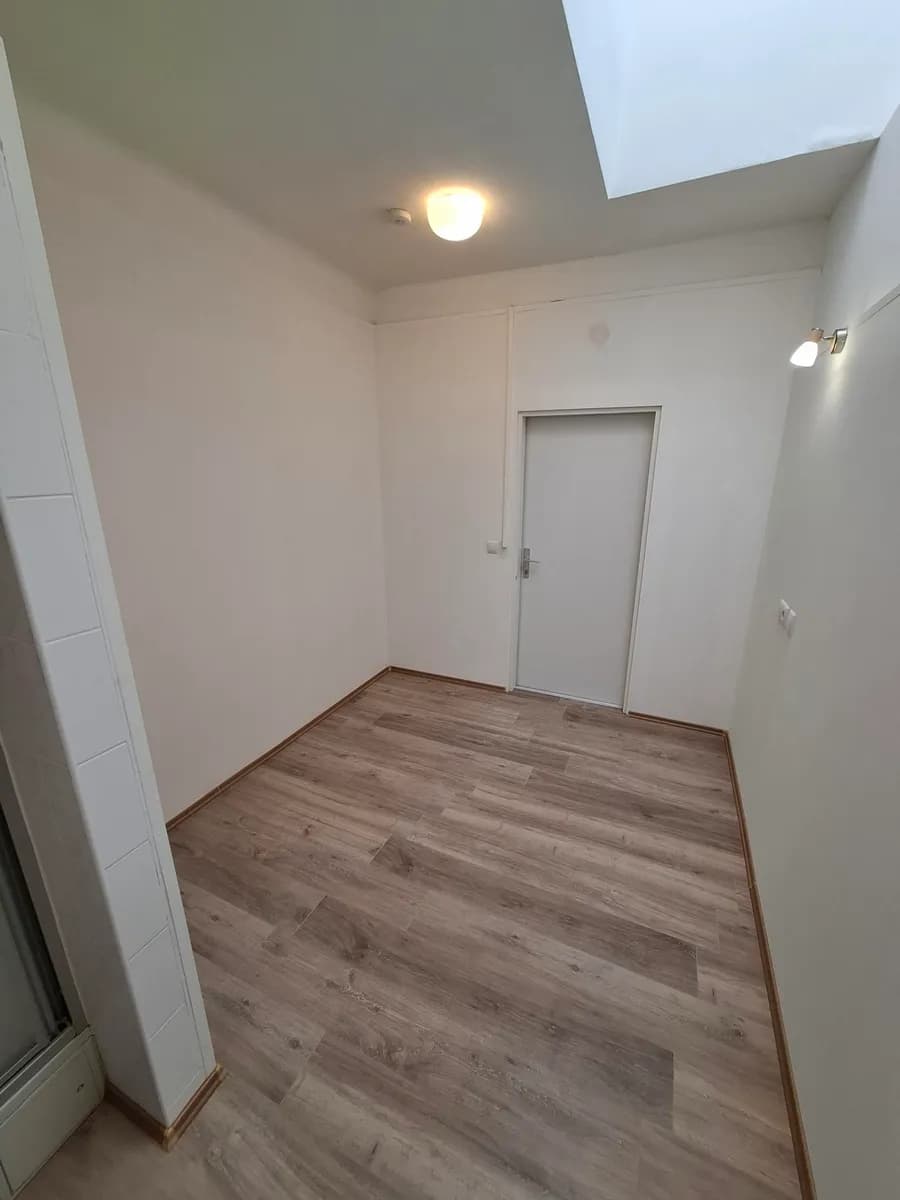 Gewerbeimmobilie mieten in Mödling – 10 m², € 104 – Bild 2 von 4
