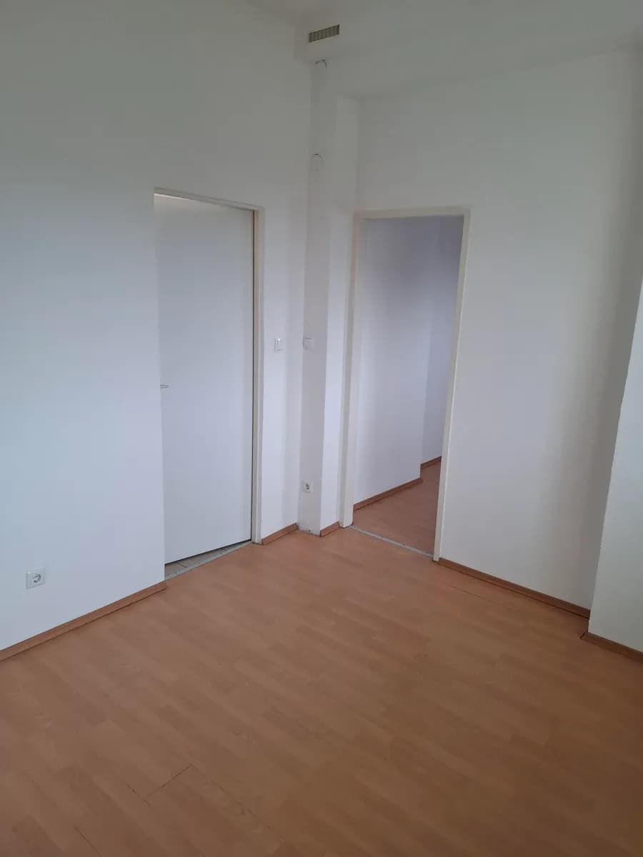 Gewerbeimmobilie mieten in Mödling – 29 m², € 333 – Bild 7 von 8
