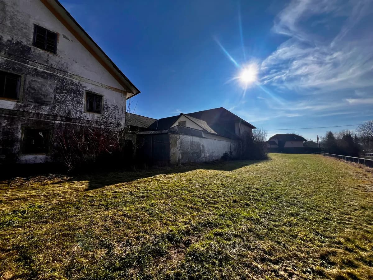 Grundstück kaufen in Vöcklabruck – 5 500 m², € 960.000 – Bild 8 von 9